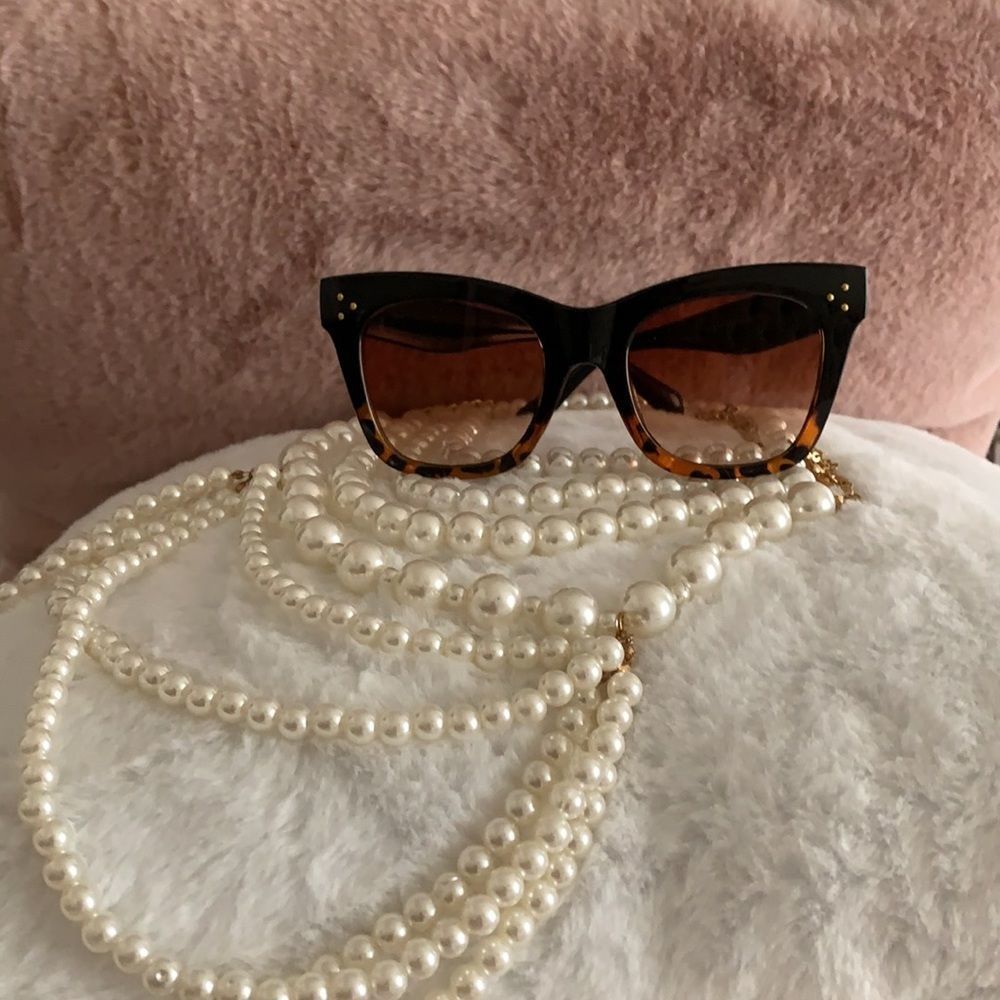 🕶 2 for $20 Fashion Black and Leopard Sunglasses - Picture 3 of 5